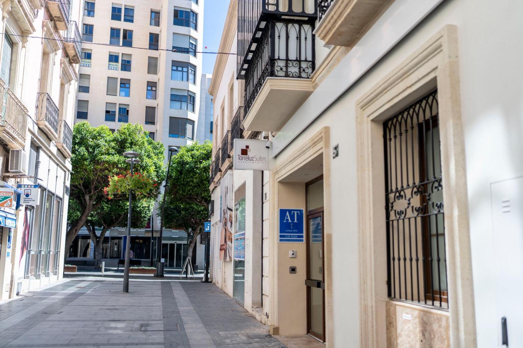 Torreluz Suites Альмерия Экстерьер фото